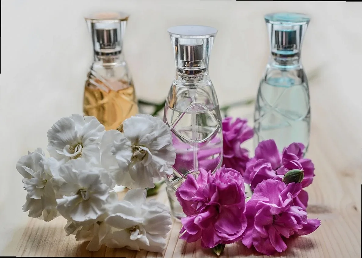 perfume, beautiful flowers, bottle, glass, cosmetics, fragrance, nature, perfume bottle, spray, container, scent, flower